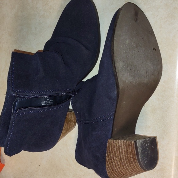 Blue suede boots - Picture 3 of 5